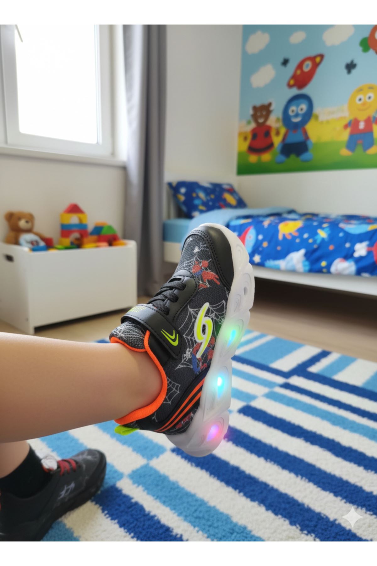 Spider Desenli ışıklı Çocuk Spor Ayakkabısı