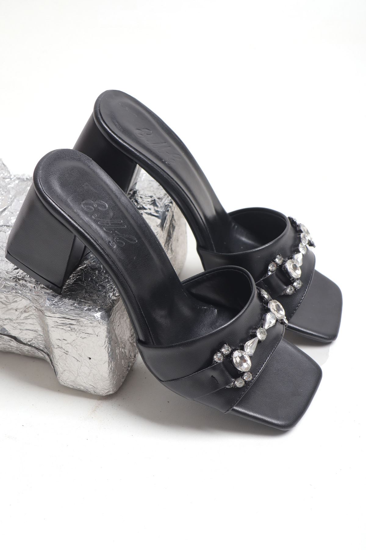 Taşlı Ve Sade Alçak Topuklu Abiye Terlik 7 Cm Topuklu