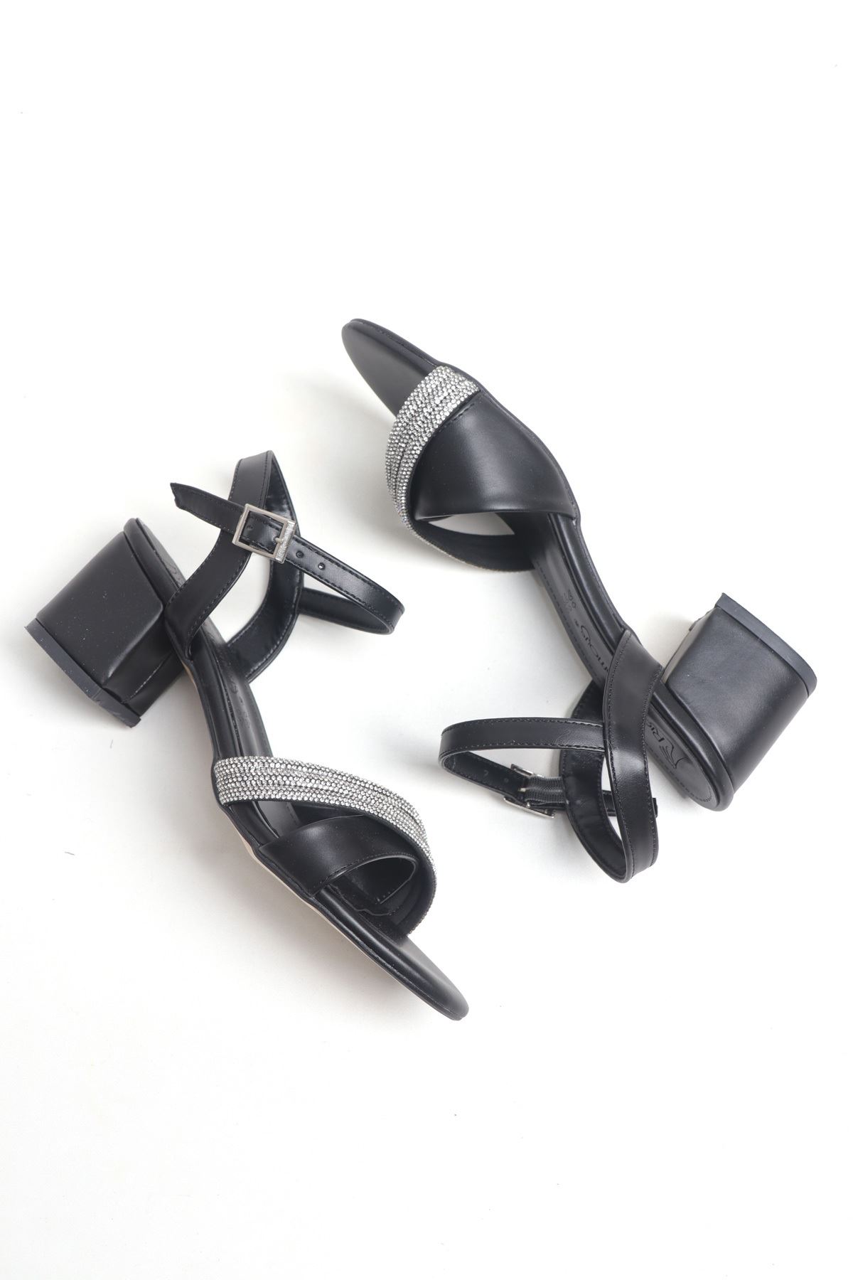 Alçak Topuk Rahat Kalıp Taşlı Abiye Sandalet Cilt Ve Saten 5.5 Cm Topuklu