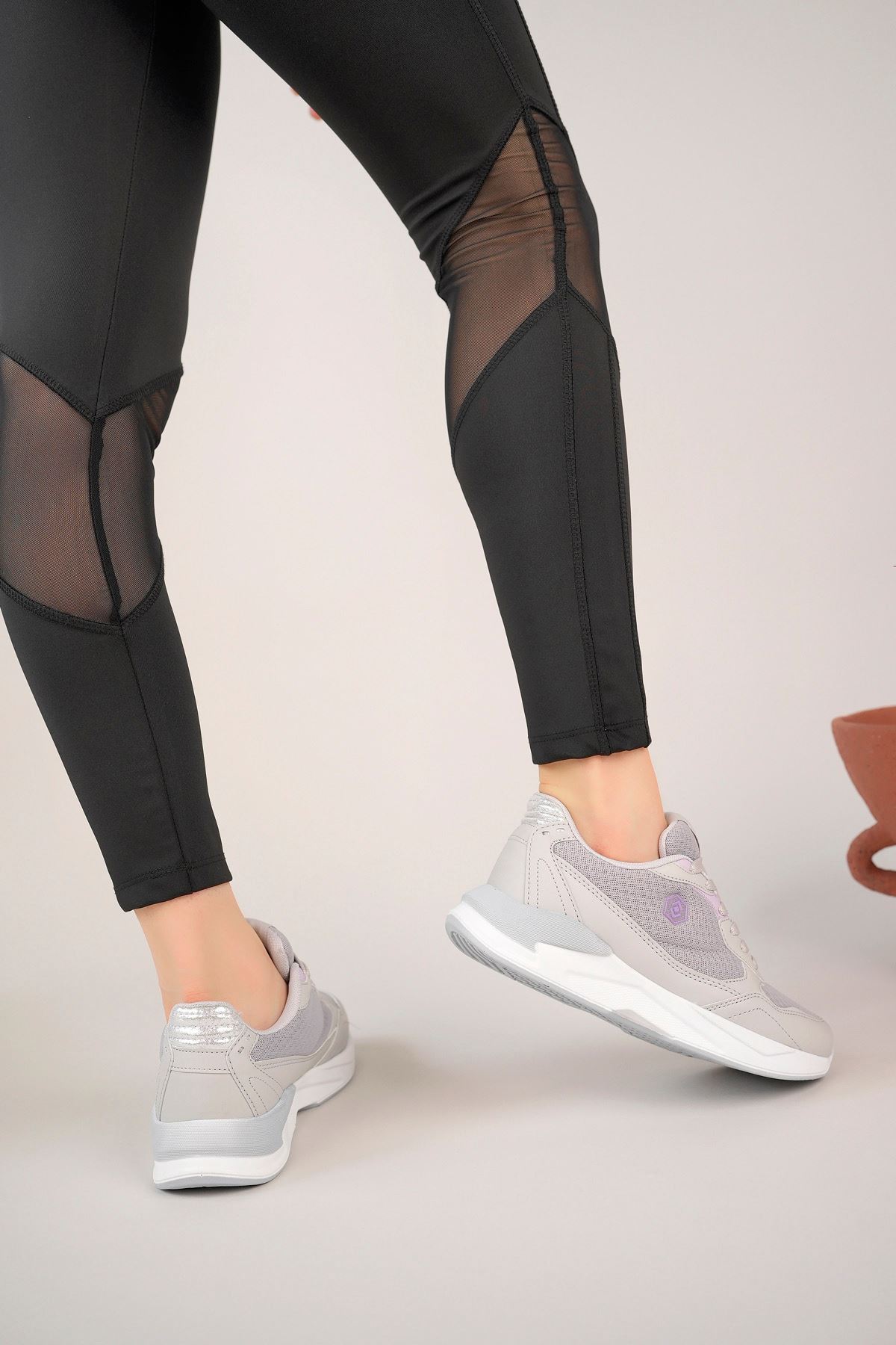 Fashion Gümüş Detaylı Rahat Kadın Spor Ayakkabı