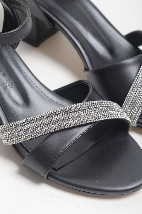 Alçak Topuk Rahat Kalıp Taşlı Abiye Sandalet Cilt Ve Saten 5.5 Cm Topuklu