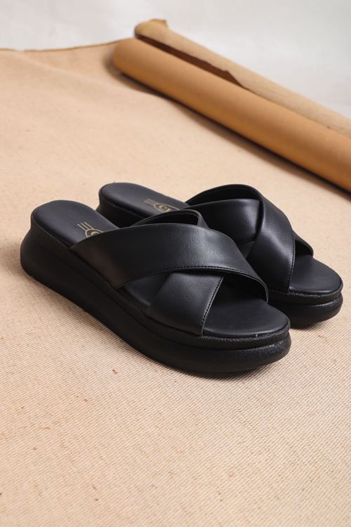 Alçak 4 Cm Dolgu Topuk Çapraz Kalın Bant Fashion Terlik