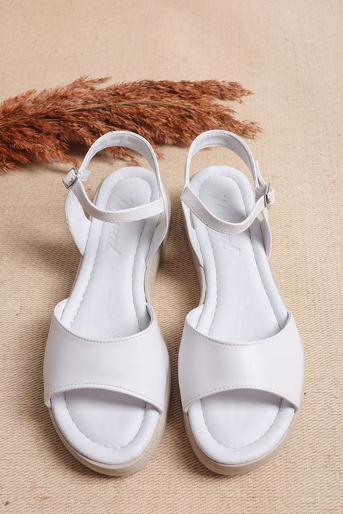 Kalın Taban Bantlı Düz Kadın Sandalet 4 cm Topuk