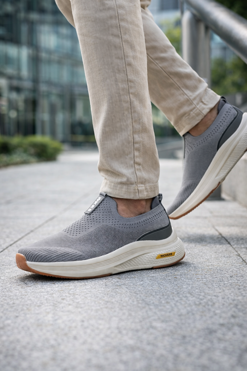 Erkek Gri Triko Slip-On Spor Ayakkabı – Hafif, Nefes Alabilir Günlük Konfor Ayakkabı